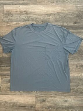Lululemon men’s blue Pima cotton pocket tee size XXl